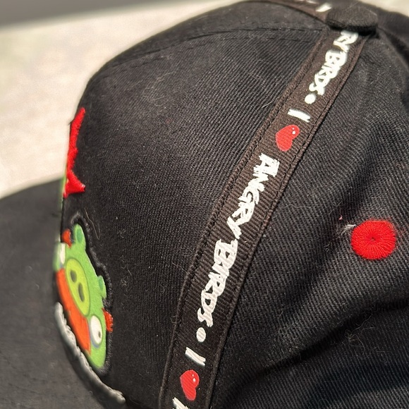 ANGRY BIRDS ROVIO EMBROIDERED BLACK GREEN PIGS SNAPBACK HAT CAP - Picture 3 of 5